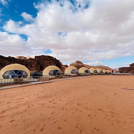 Wadi Rum Starlight Camp Hotel Exterior photo