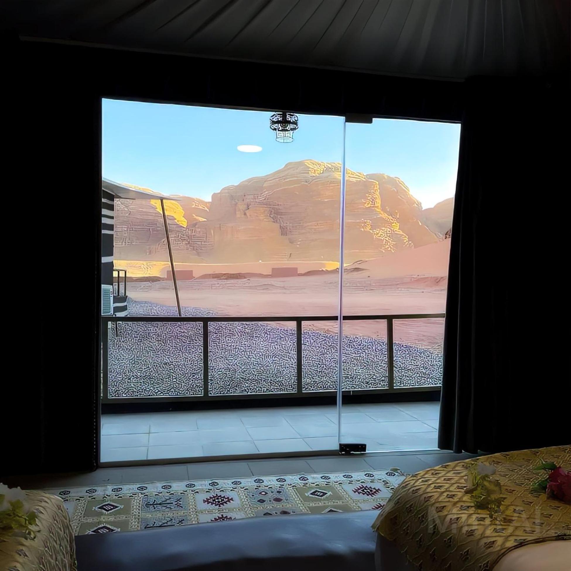 Wadi Rum Starlight Camp Hotel Exterior photo