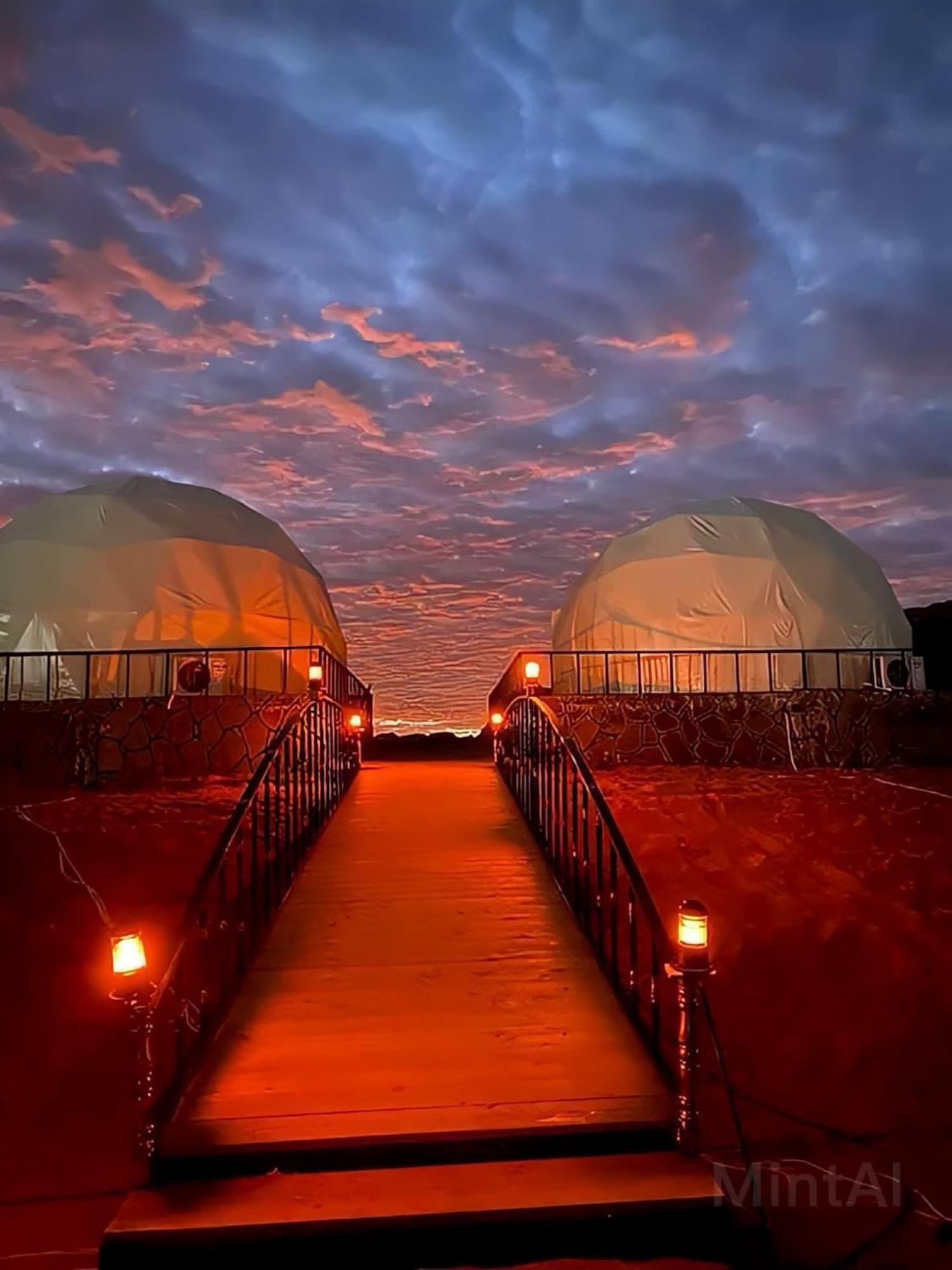 Wadi Rum Starlight Camp Hotel Exterior photo