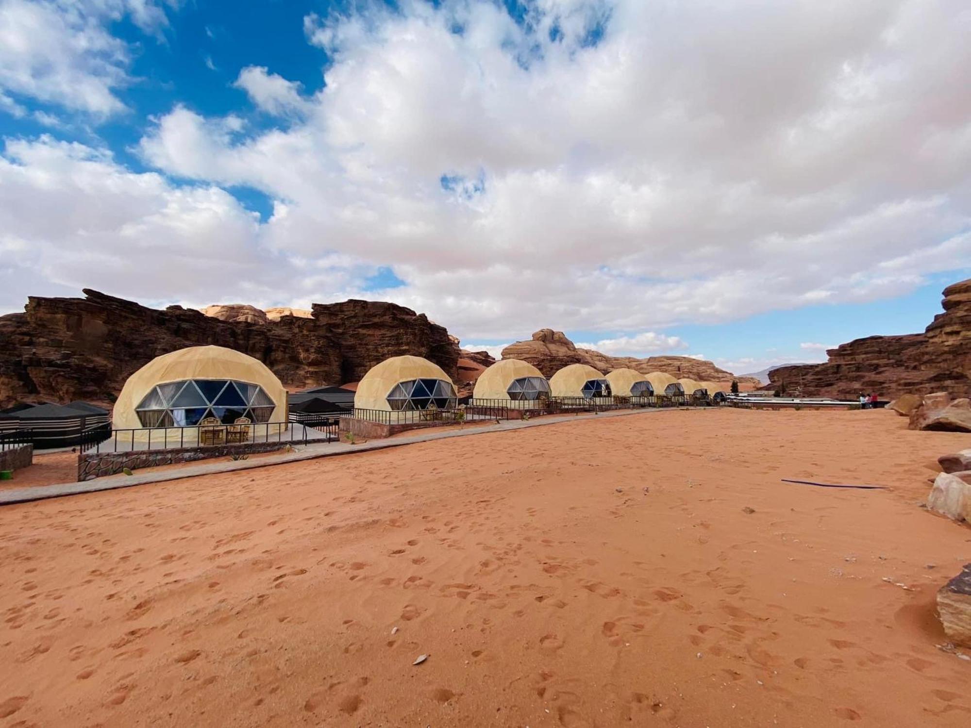 Wadi Rum Starlight Camp Hotel Exterior photo