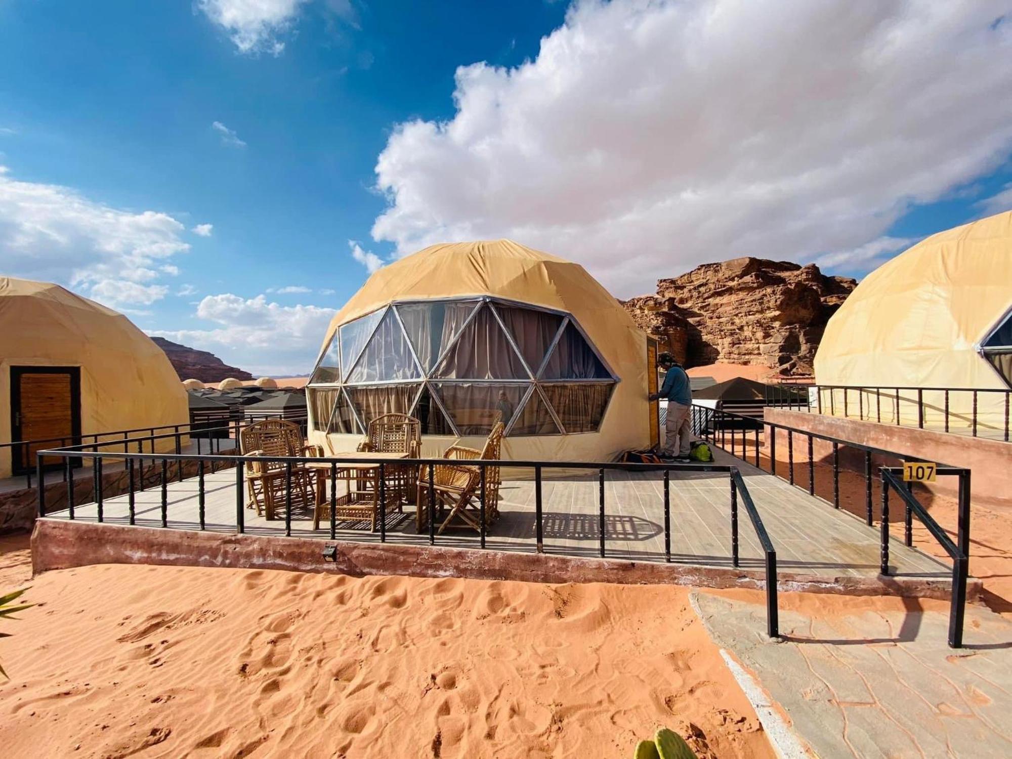 Wadi Rum Starlight Camp Hotel Exterior photo