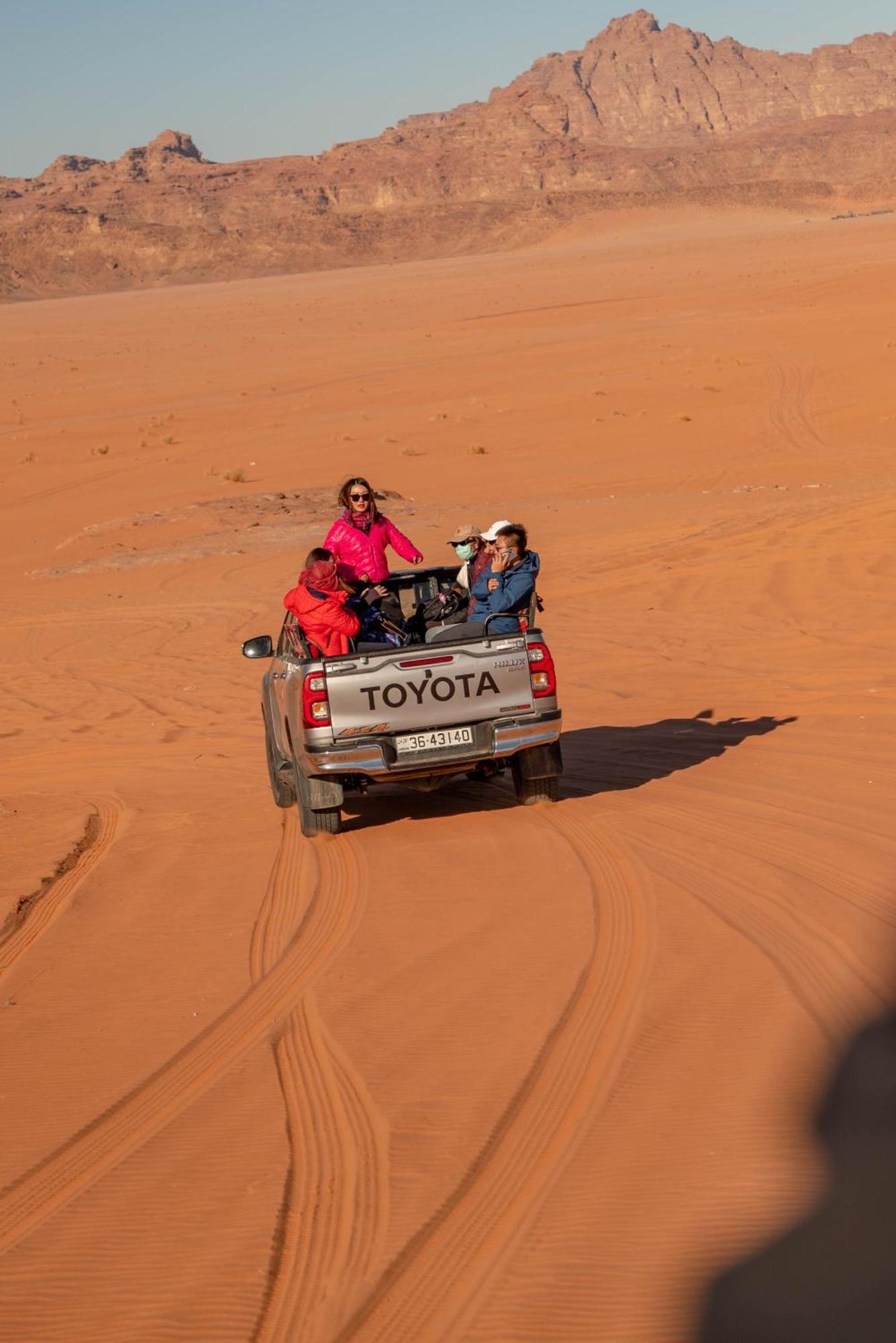 Wadi Rum Starlight Camp Hotel Exterior photo